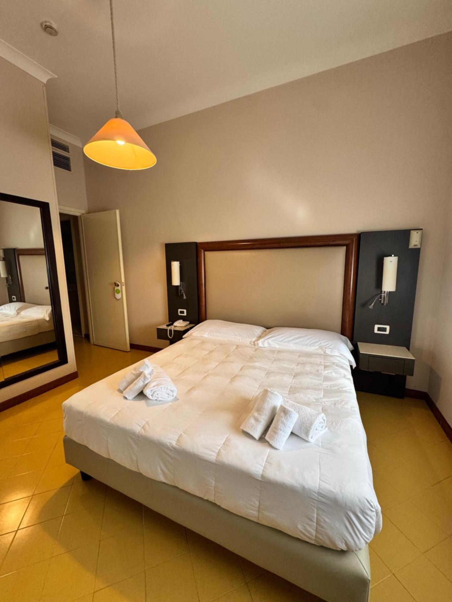 למזיה טרמה Grand Hotel Lamezia מראה חיצוני תמונה