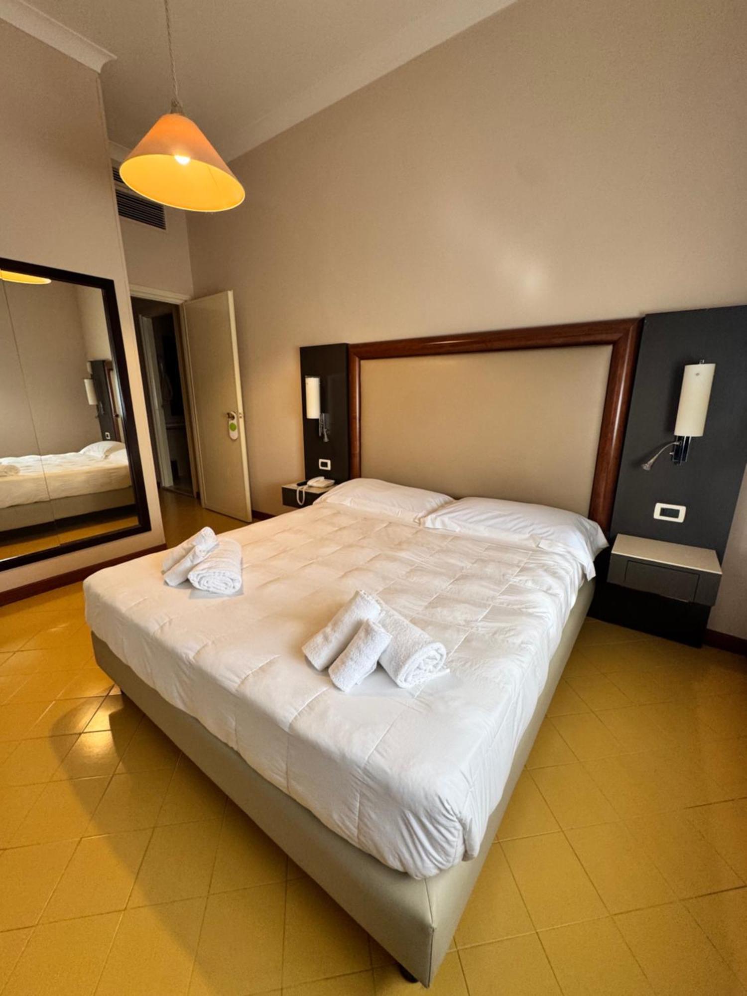 למזיה טרמה Grand Hotel Lamezia מראה חיצוני תמונה